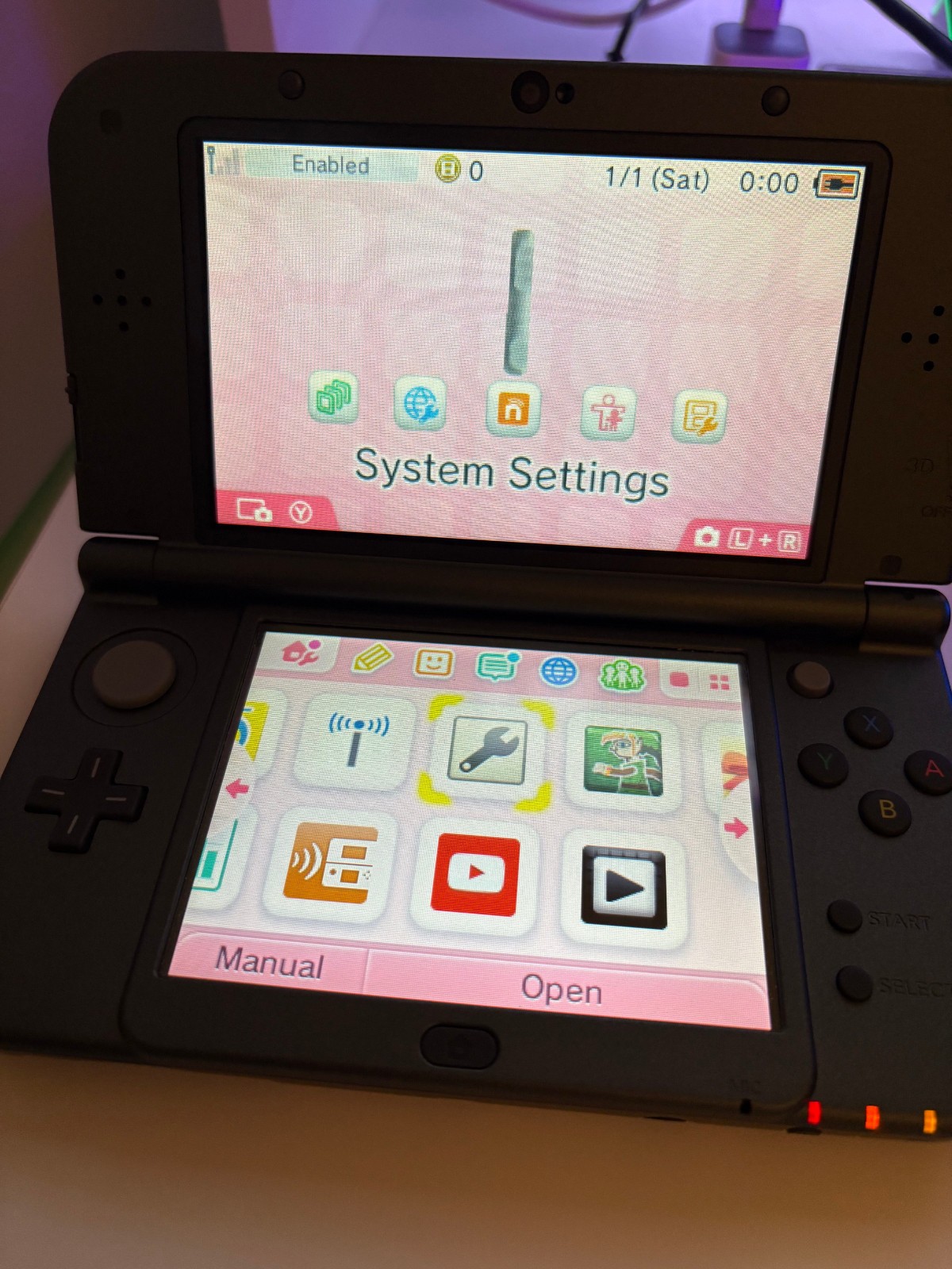 Nintendo New 3DS XL Handheld System Hyrule Edition Complete in Box Zelda Gold