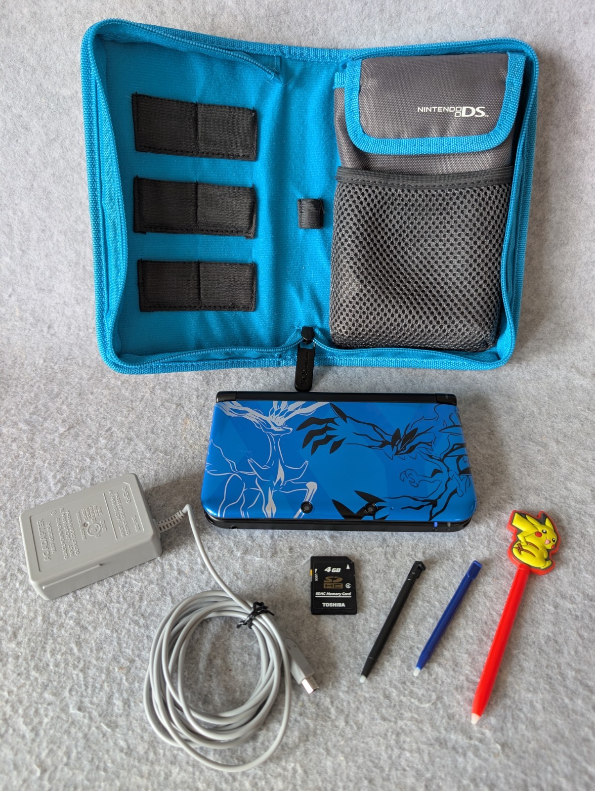 Nintendo 3DS XL Pokémon X and Y Blue Version Handheld System Rare USA VERSION