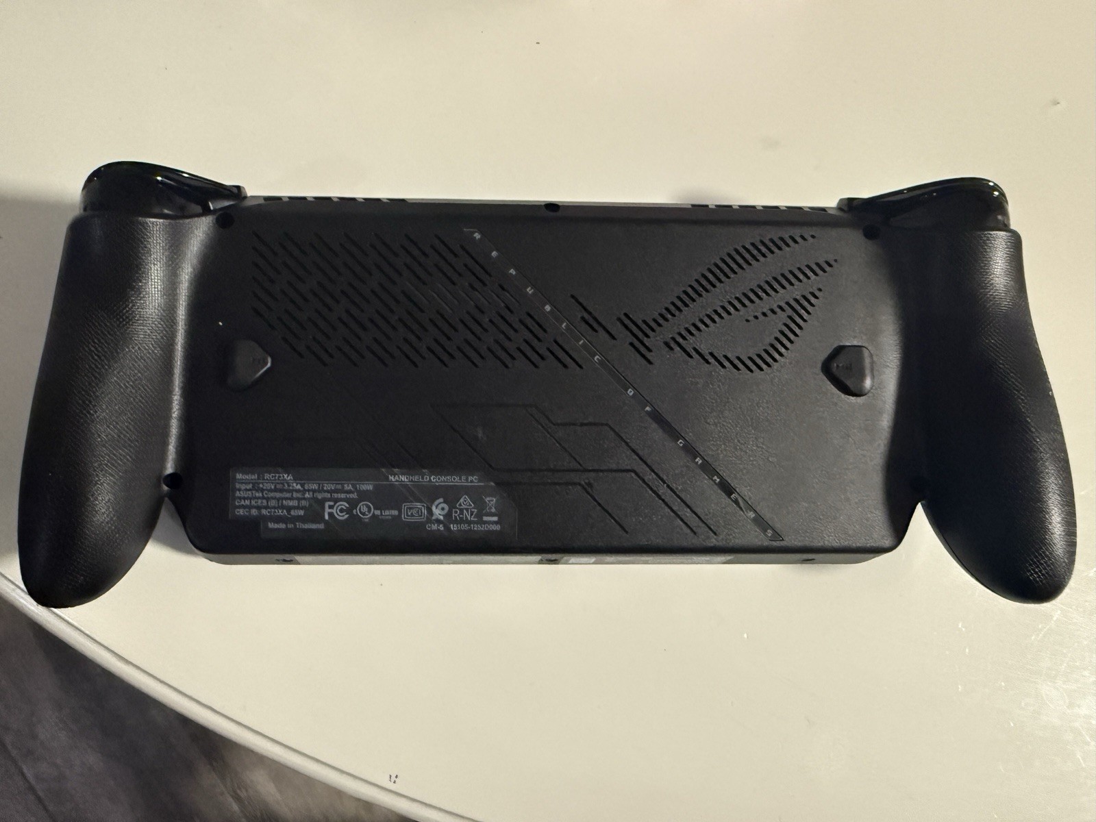 Asus ROG Xbox Ally X 7″ FHD 120Hz Ryzen AI Z2 Xtreme 24GB RAM 1TB SSD AMD Gaming