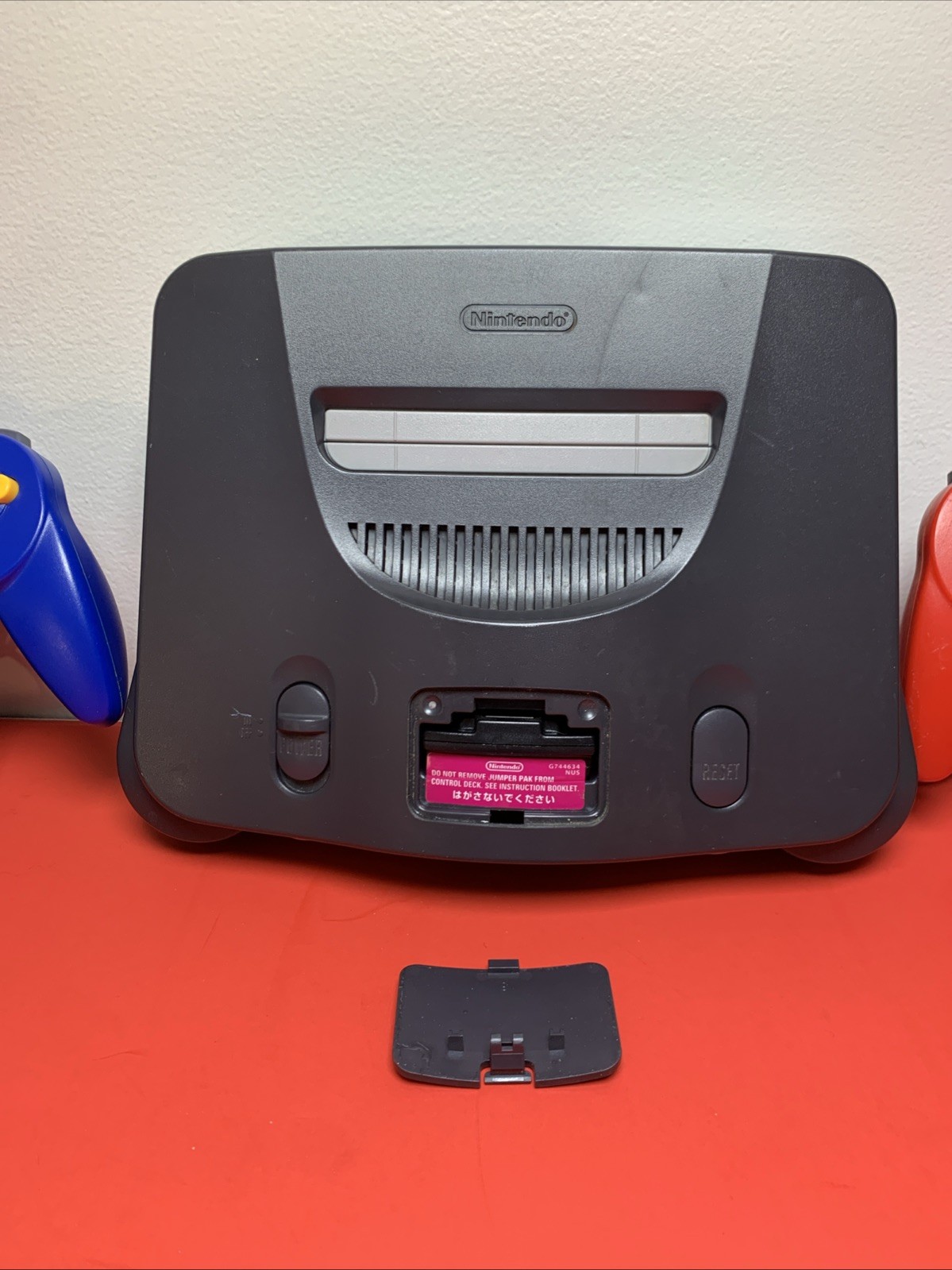 96 Nintendo 64 Console w/ 2 Controllers Red & Blue & 2 Rumble Pak Packs