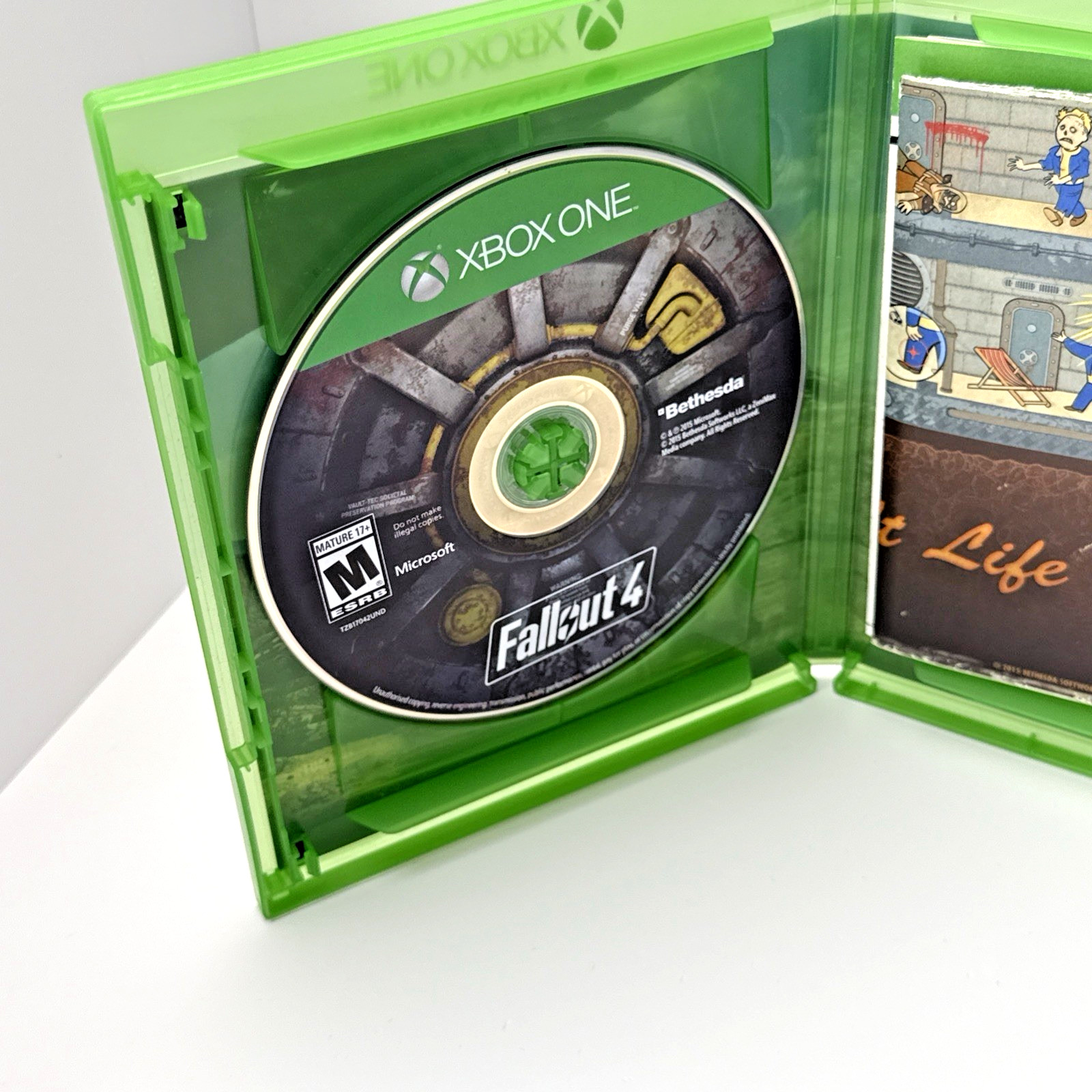 Fallout 4 Microsoft Xbox One CIB Complete With Poster Refurbished & Tested