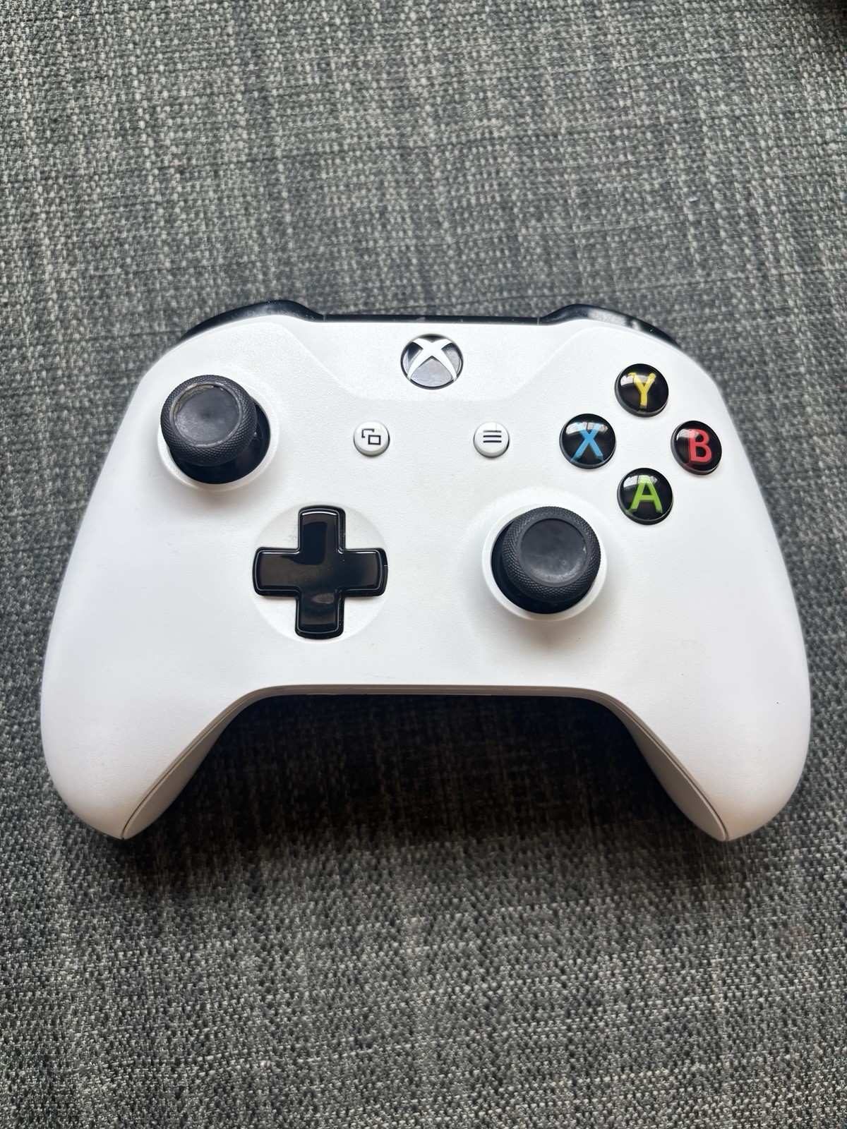 Xbox One Wireless Controller LOT x6: Used/Working, 2- Xbox Series, 4- Xbox One.
