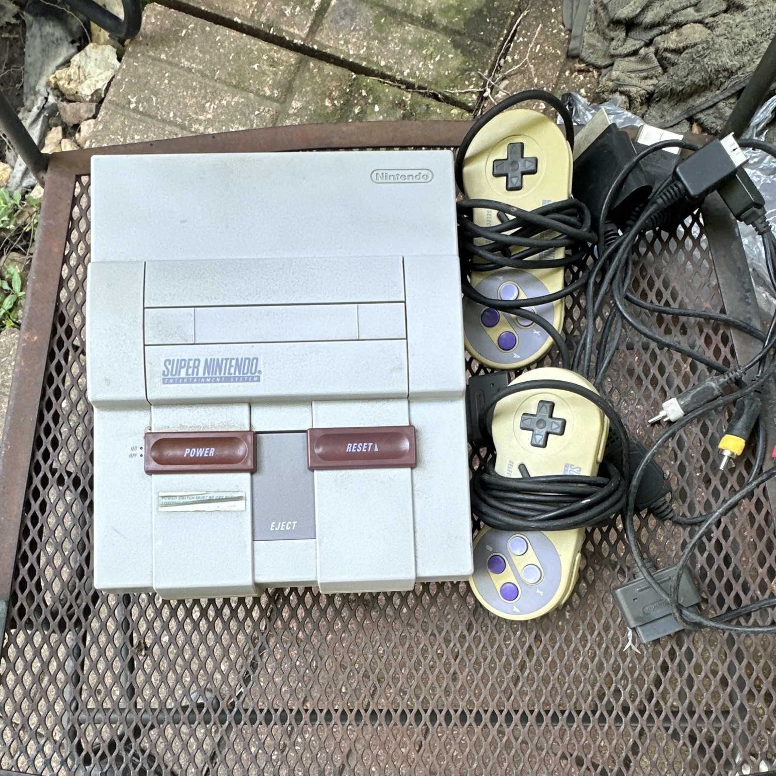 Nintendo Super NES Control Deck SNS-001 NTSC-U/C Console w/ 2 Controllers Cables