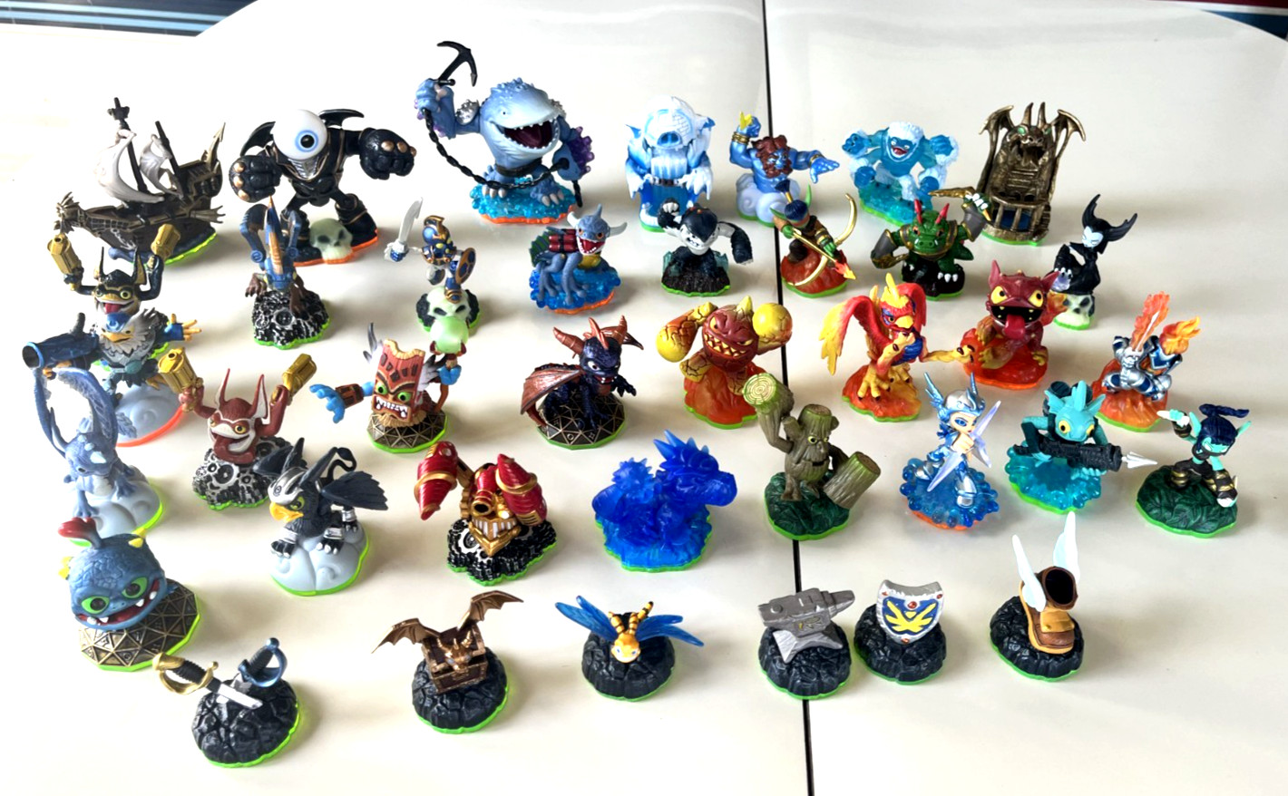 Bulk Lot: 38 Skylanders — Great condition + Rares!