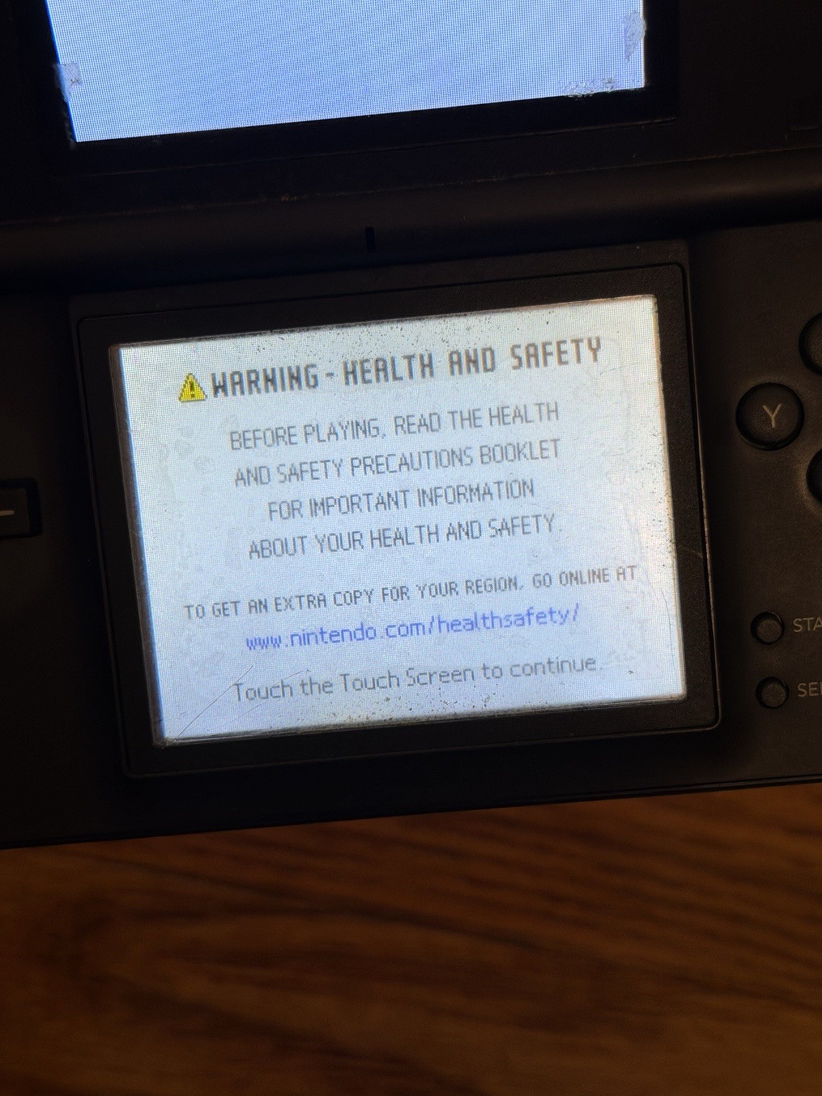 Nintendo DS Lite Black Handheld System, Works!*NO CHARGER , LOOSE SCREEN