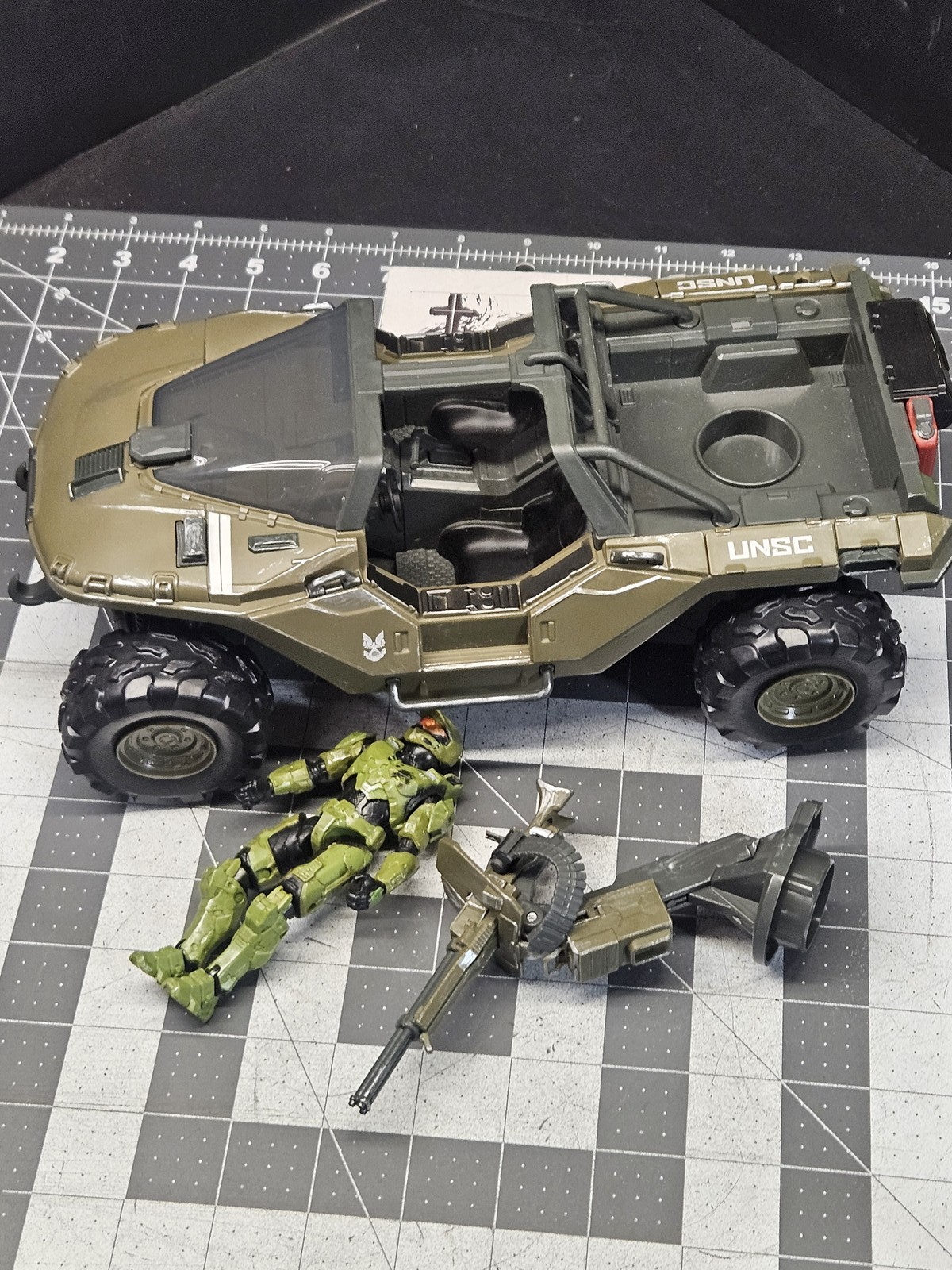 Halo Master Chief Action Figure & Warthog Vehicle Jazwares World of Halo Set