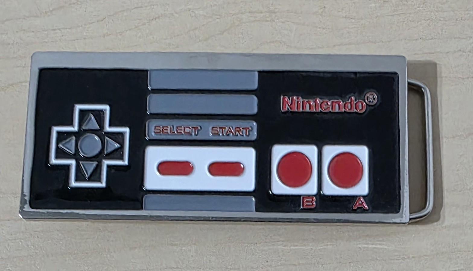 Brand New Rare 2010 Classic Nintendo NES Controller Heavy Metal Belt Buckle