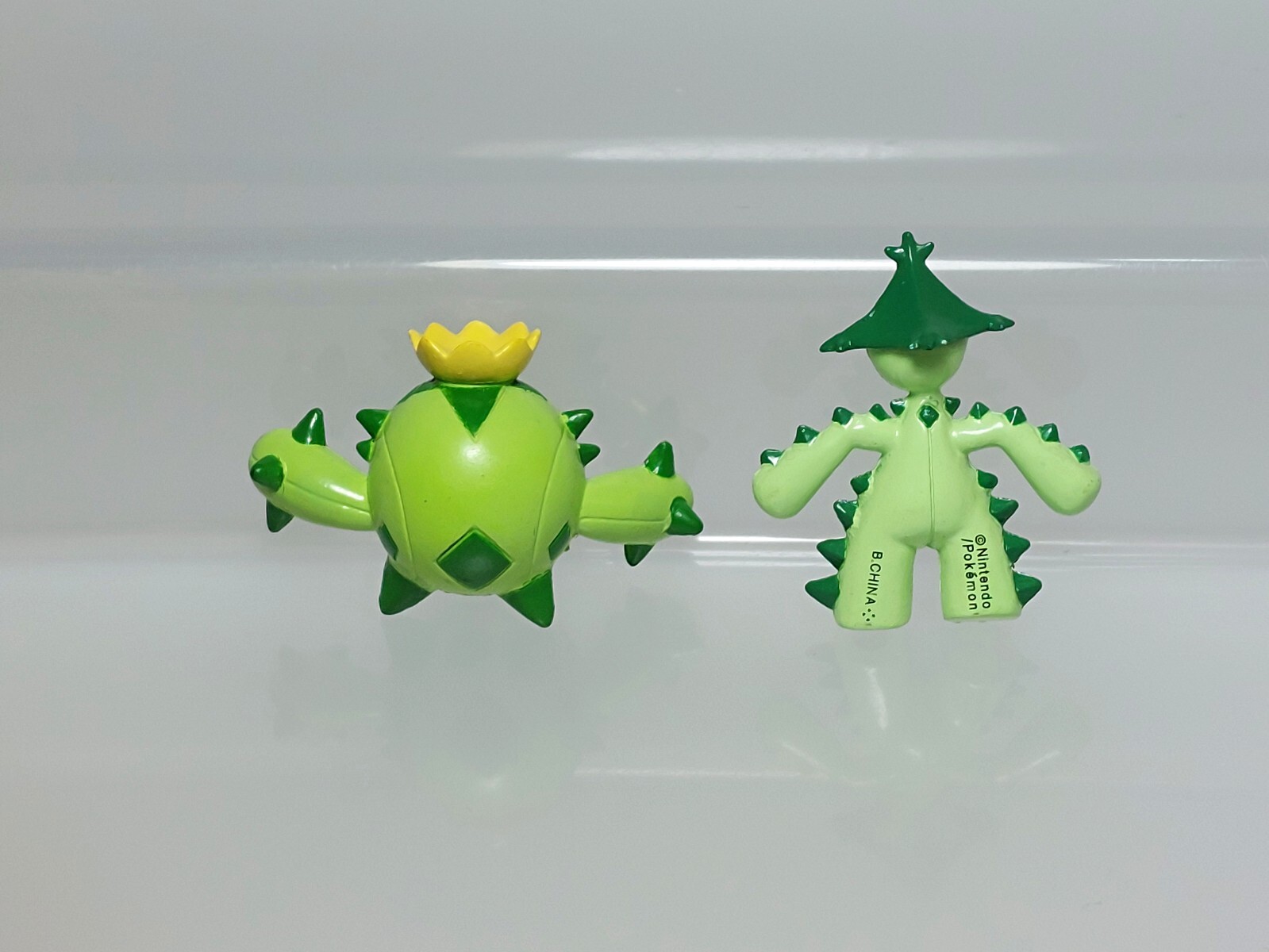 Pokemon Figure Cacturne FC Adv Bandai & Cacnea Suction Cup Banpresto 0.9-1.2in