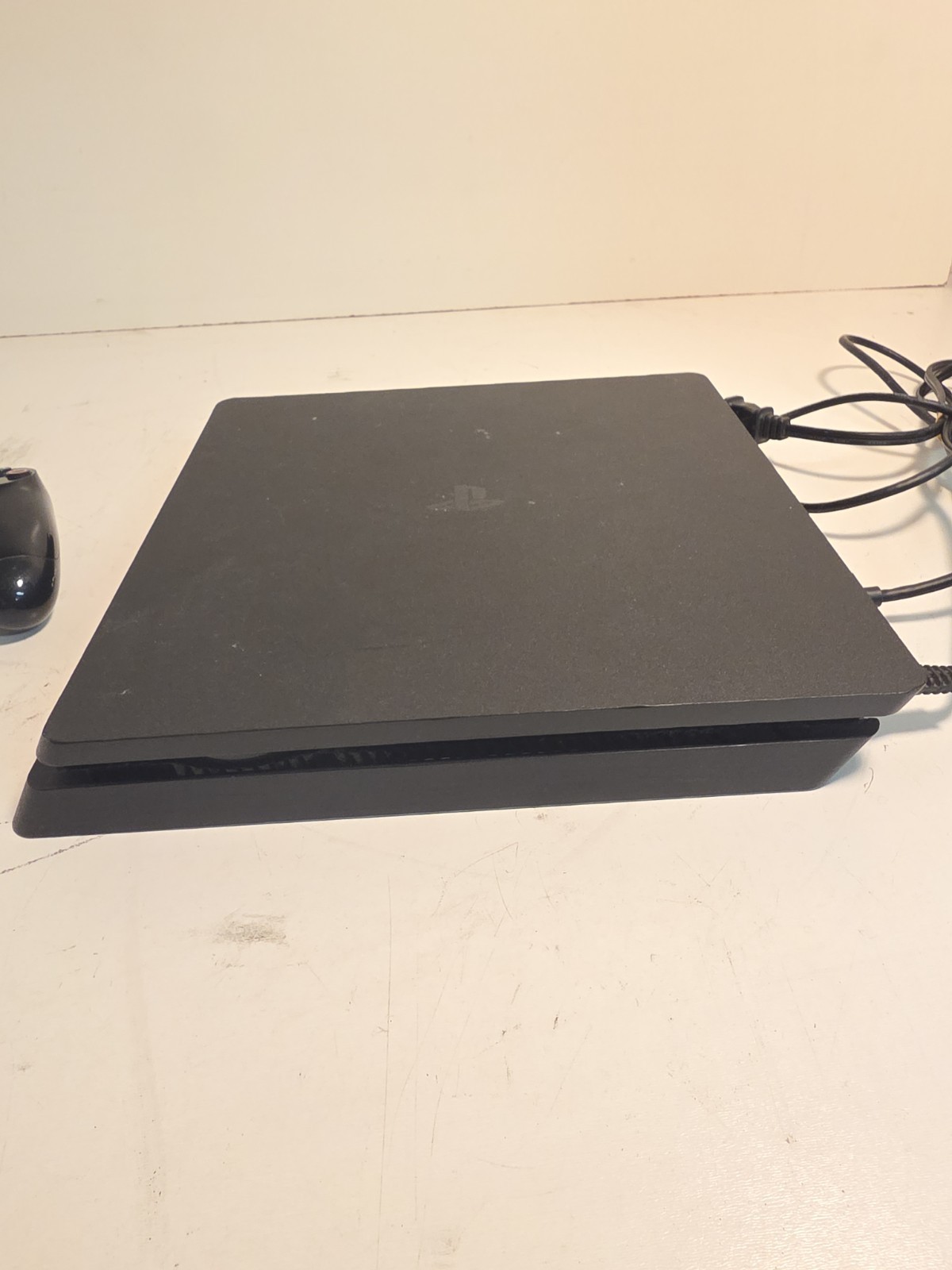 Sony PlayStation 4 PS4 Slim Console CUH-2215B 1TB + Controller & Cables – Works