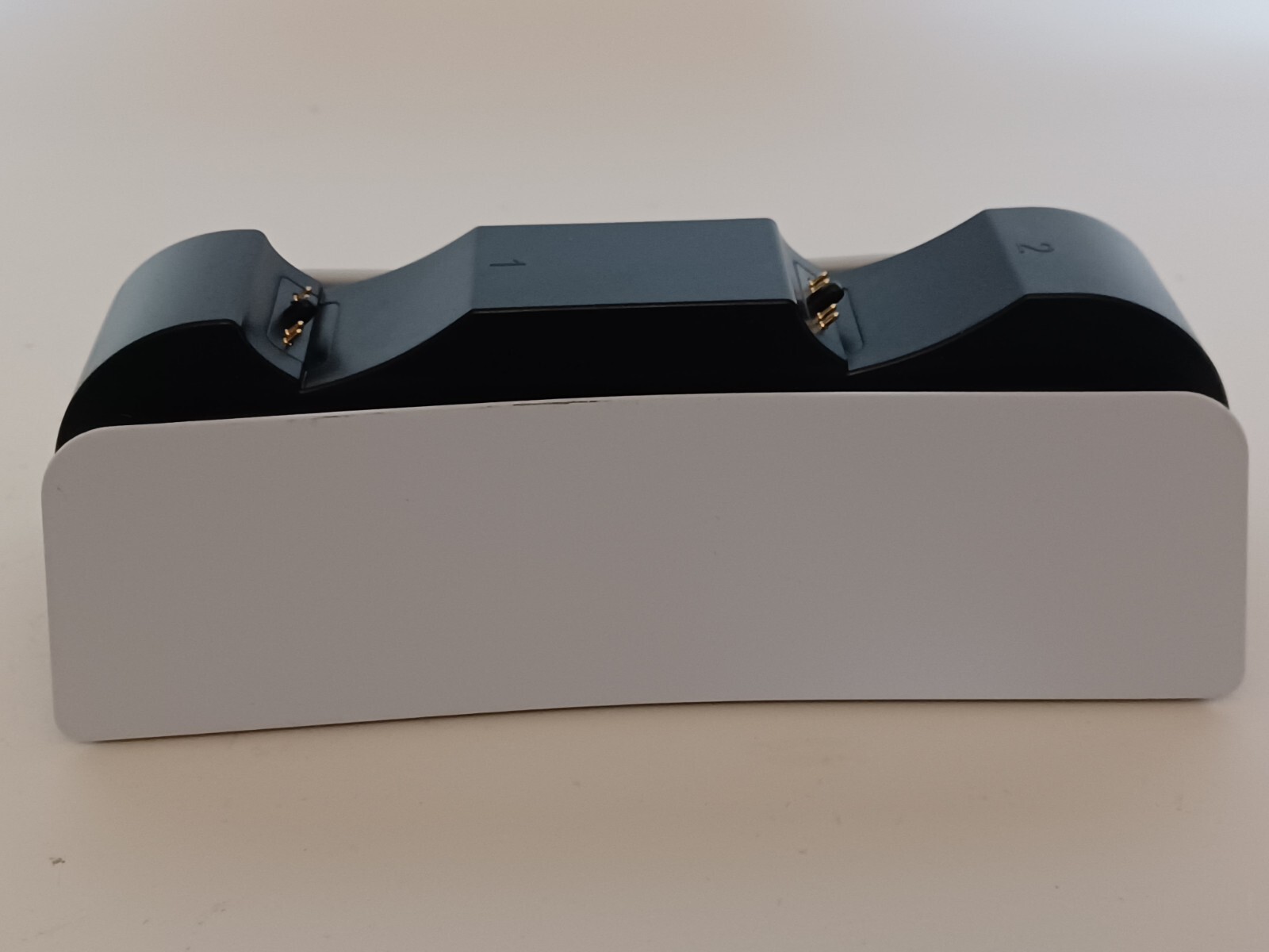 Dual Charging Standing For P5 Controller YH-54 Out 5V 2.A In 5V-800mA