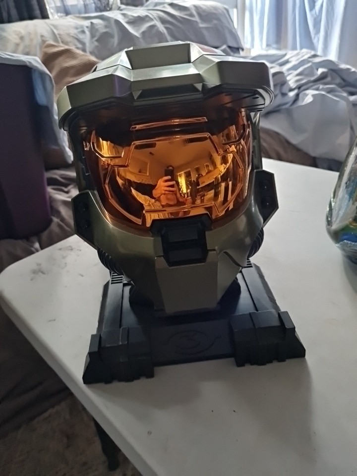 Legendary Halo 3 Limited Collector’s Edition Master Chief Helmet GAMES INCLUDED!