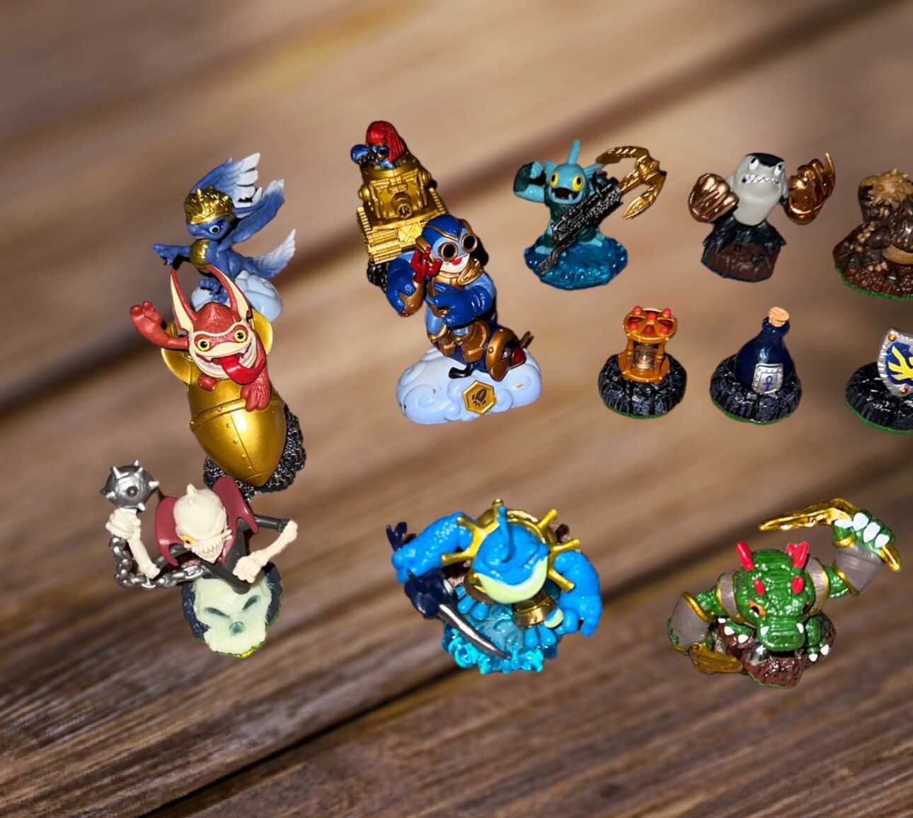 Lot Of 28 Skylanders Swap Force Rip Tide Video Game Action Figure Activision