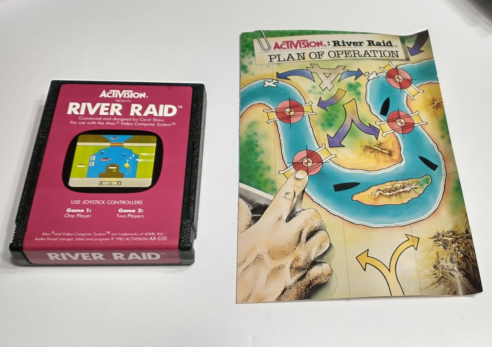 Atari 2600 RIVER RAID game cartridge & Manual Tested! Better label than most.