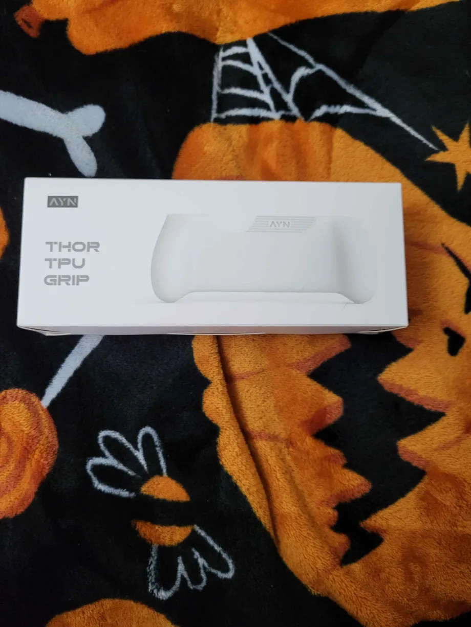 New AYN Thor Pro 12 + 256GB Handheld Gaming Handheld Black with Thor TPU Grip