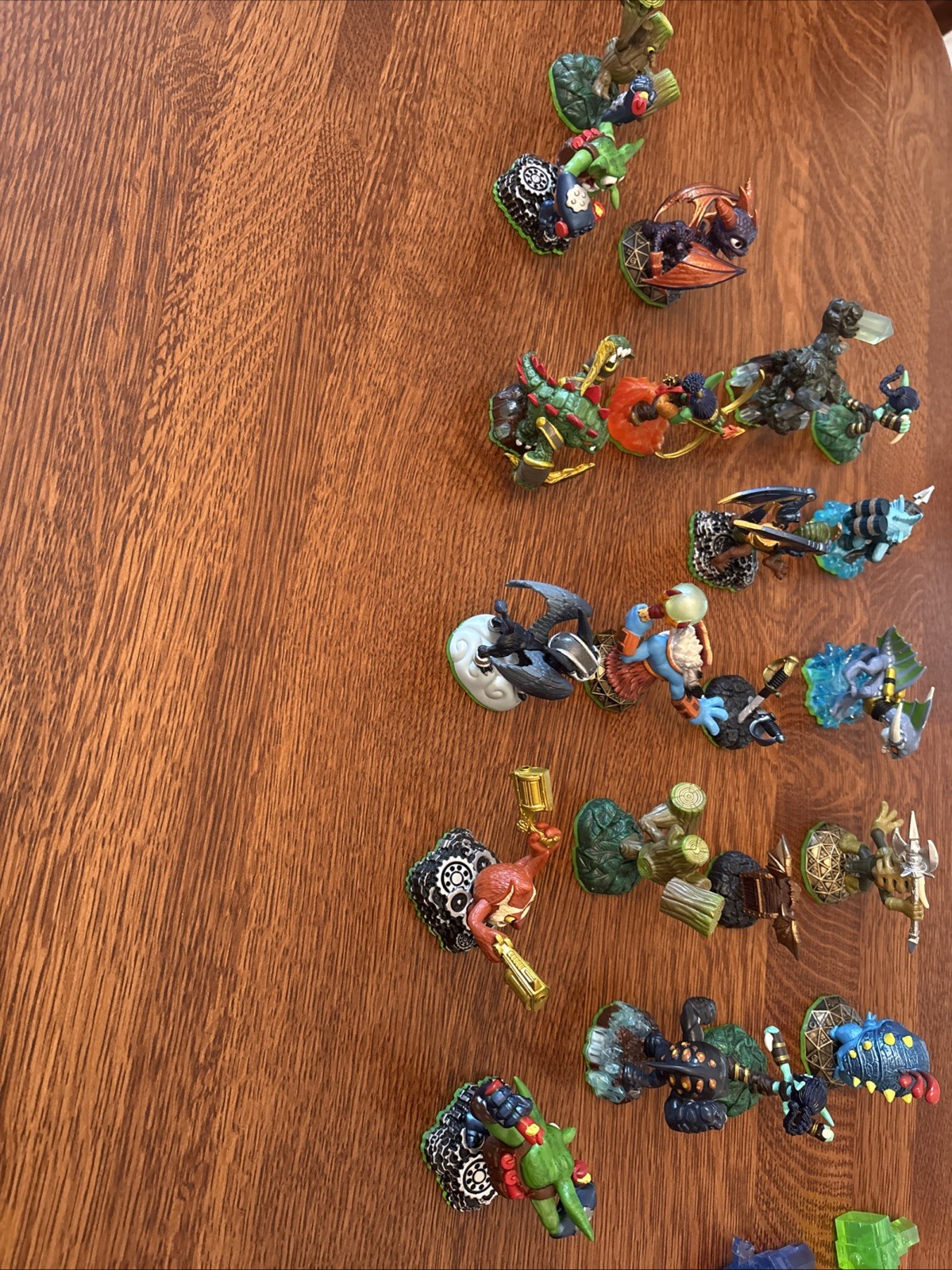 Skylanders Spyro’s Adventure Lot Green Base Figures Spyro Stealth Elf + Items