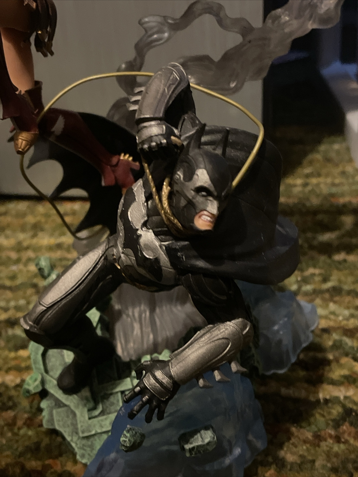 DAMAGED INJUSTICE GODS AMONG US STATUE FIGURE BATMAN WONDER WOMAN NO WINGS