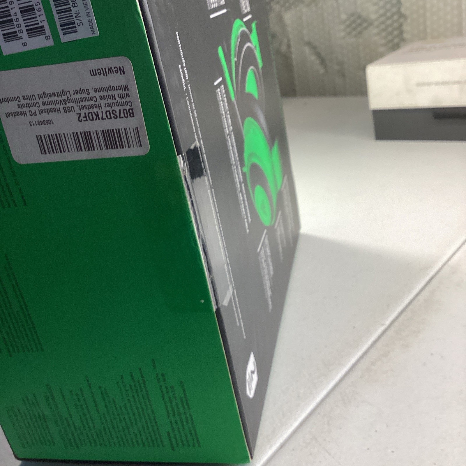 Razer Kraken Multi-Platform Wired Gaming Headset- PC/MAC/XBOX/Switch/Playstation