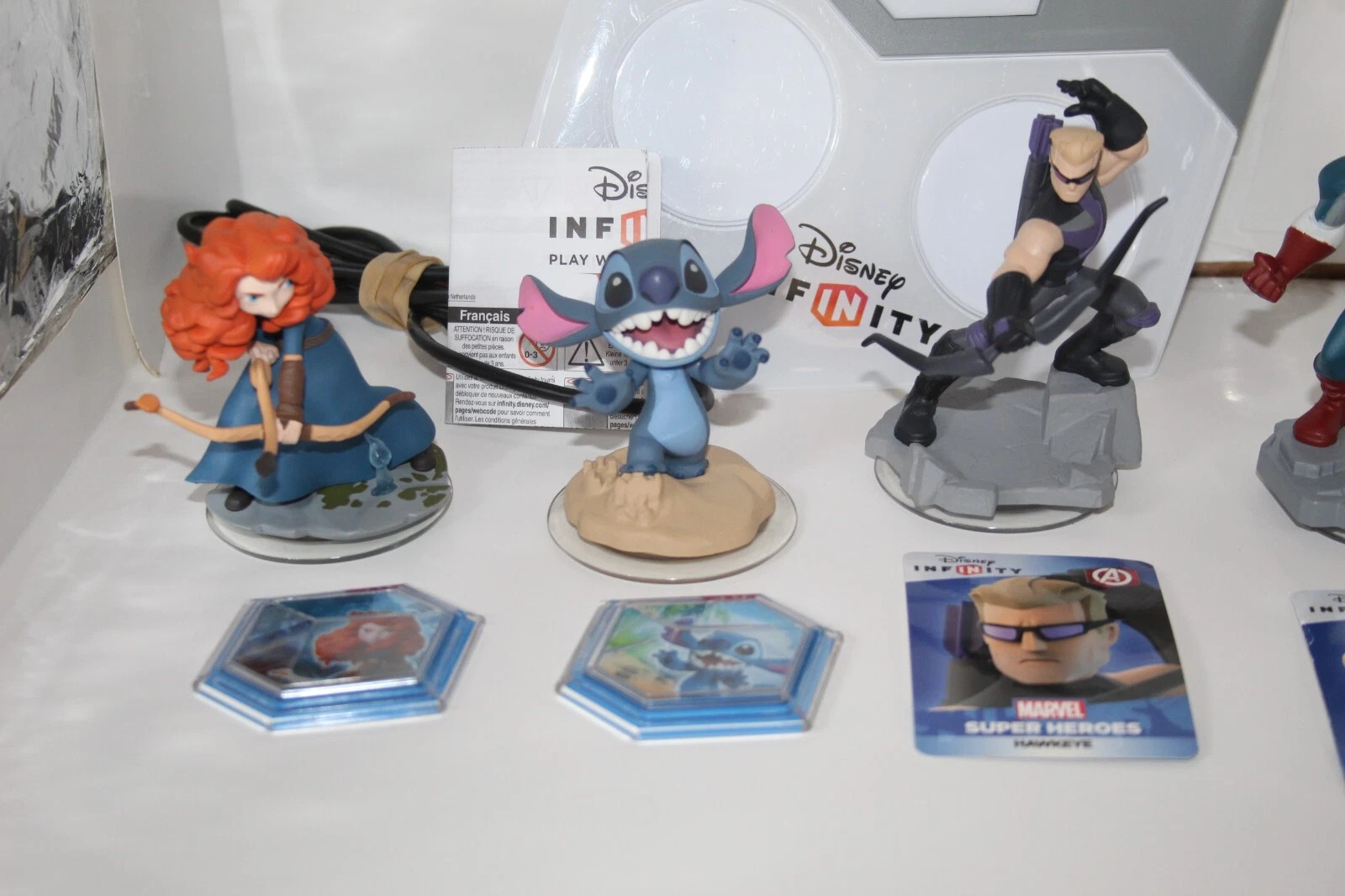 Disney Infinity 2.0 Base Portal Lot 5 Figures Marvel Stitch Merida Venom Hawkeye