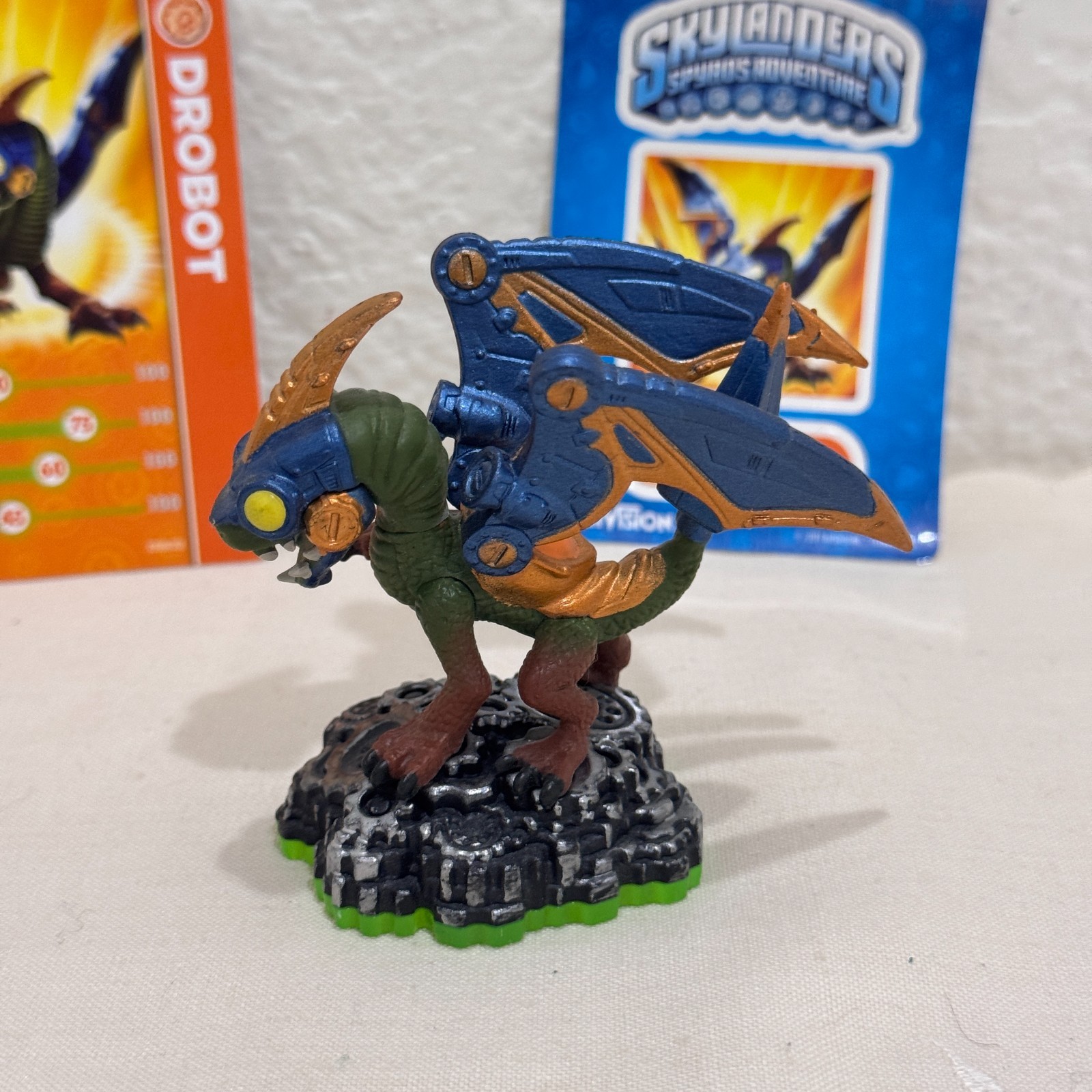 Skylanders Spyro’s Adventure Drobot Figure w/ Trading Card Sticker 2011