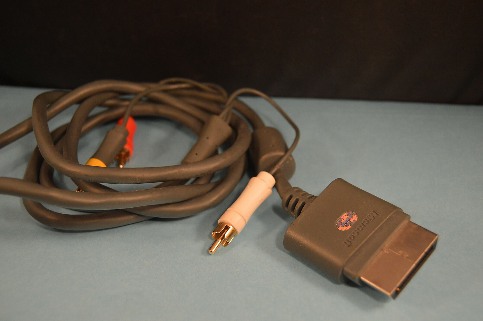Microsoft X BOX 1 A/V CABLE OEM video game accessory X80-1253-100 connector