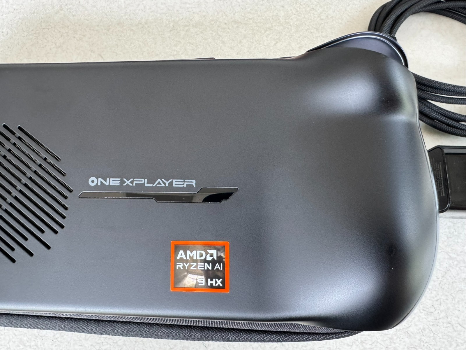 ONEXPLAYER F1 Pro HX 370 32GB 2TB OLED 144Hz + Dock, Case, Upgraded Batt *MINT*