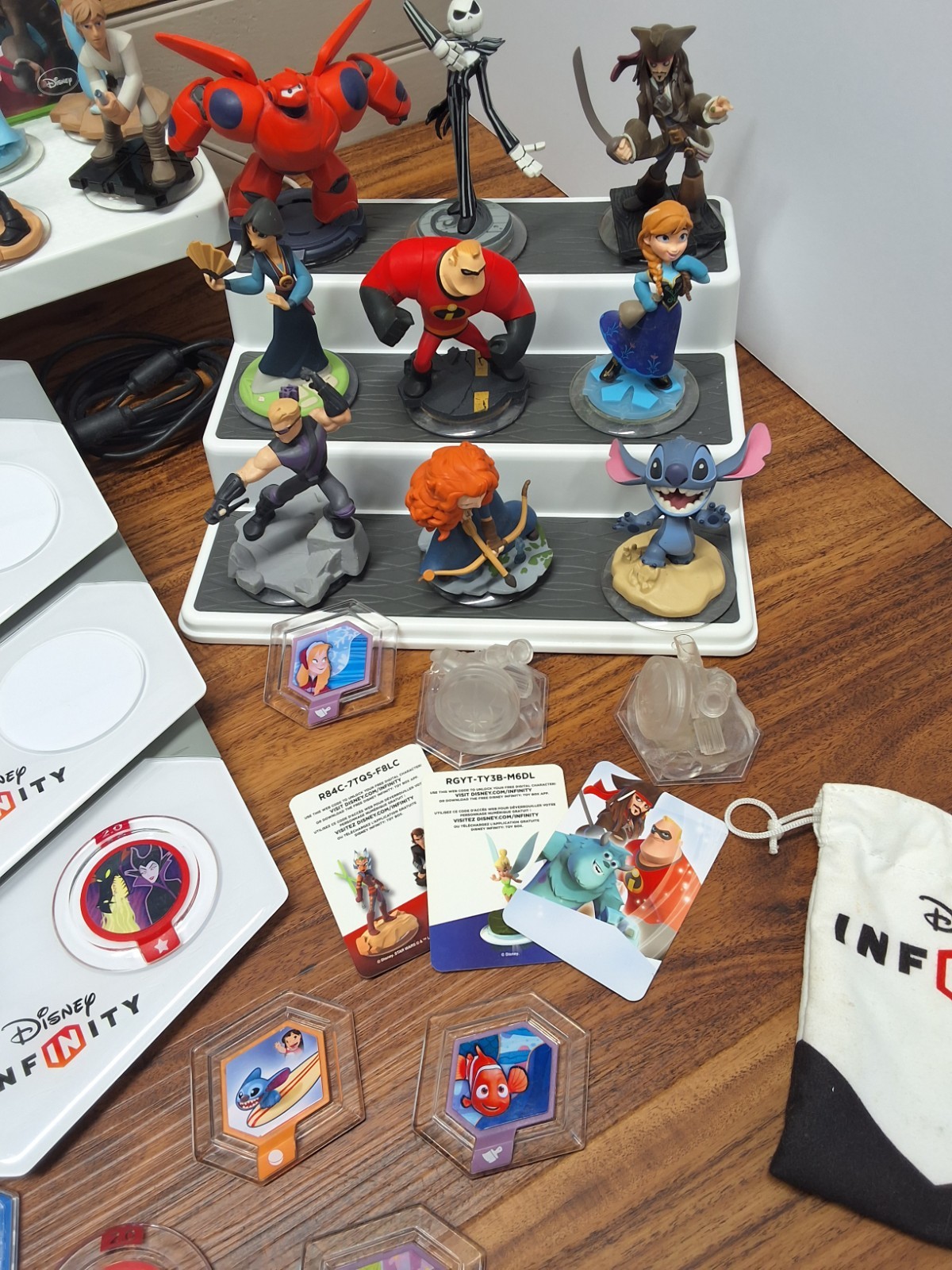 32 Disney Infinity Figures Crystals Pwr Discs 1.0/2.0/3.0 Portals XBOX 360 Games