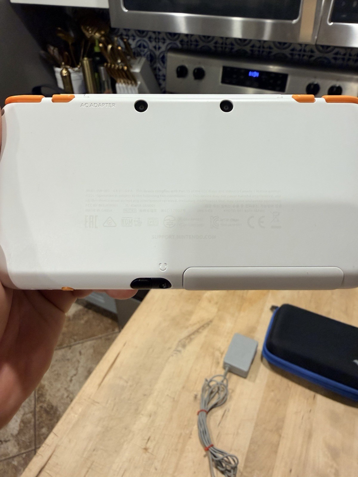 Nintendo 2DS XL Console White/Orange (NEAR MINT) Tested