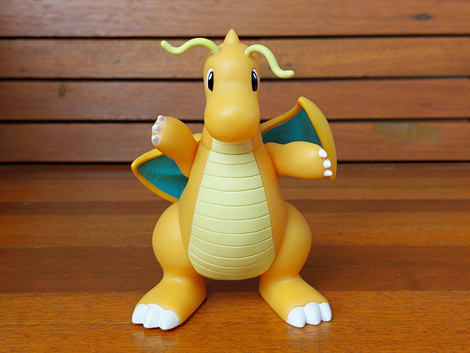 Dragonite Kairyu Pokemon Soft Vinyl DX Deluxe Figure Collection Tomy 1999 5.2in
