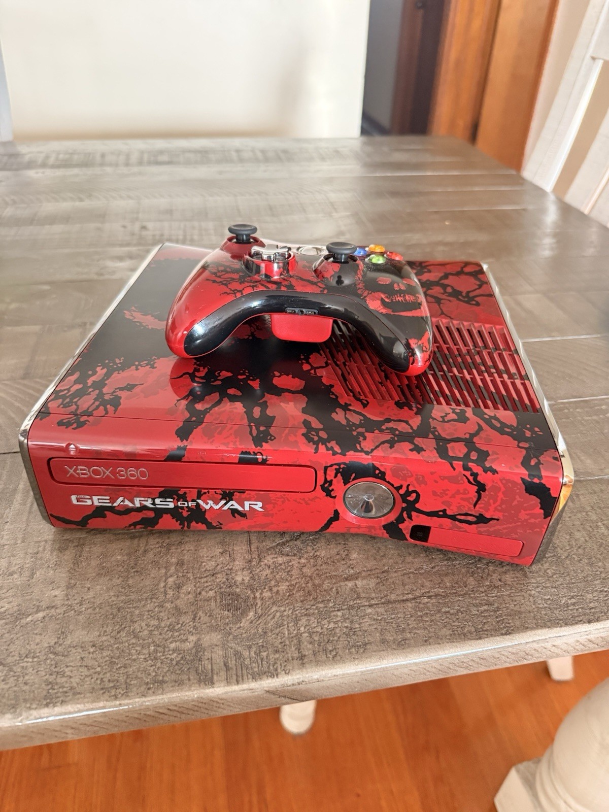 Microsoft Xbox 360 Gears of War Limited Edition Red/Black 250GB w Controller