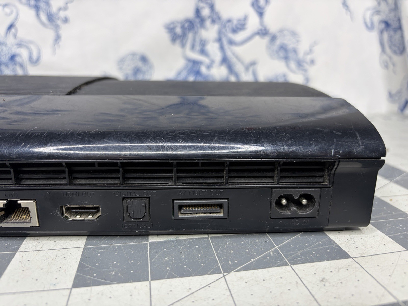 Sony PlayStation 3 PS3 Super Slim Console CECH-4001B For Parts Repair, read (M2)