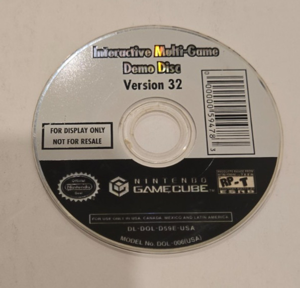 Nintendo GameCube Interactive Multi-Game Demo Disc Version 32 Disc Only WORKING