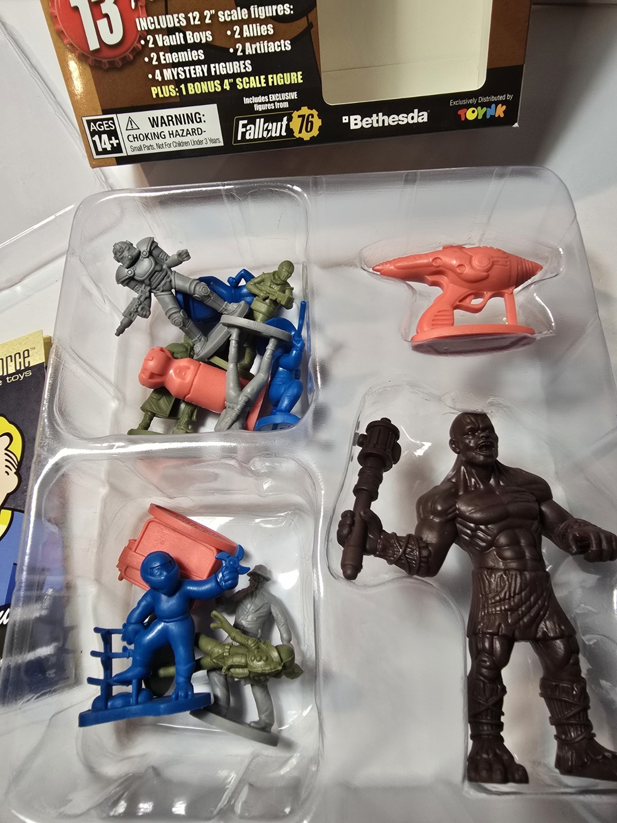 Fallout 76 #4 Nanoforce 13x Plastic Figures Bethesda Toynk