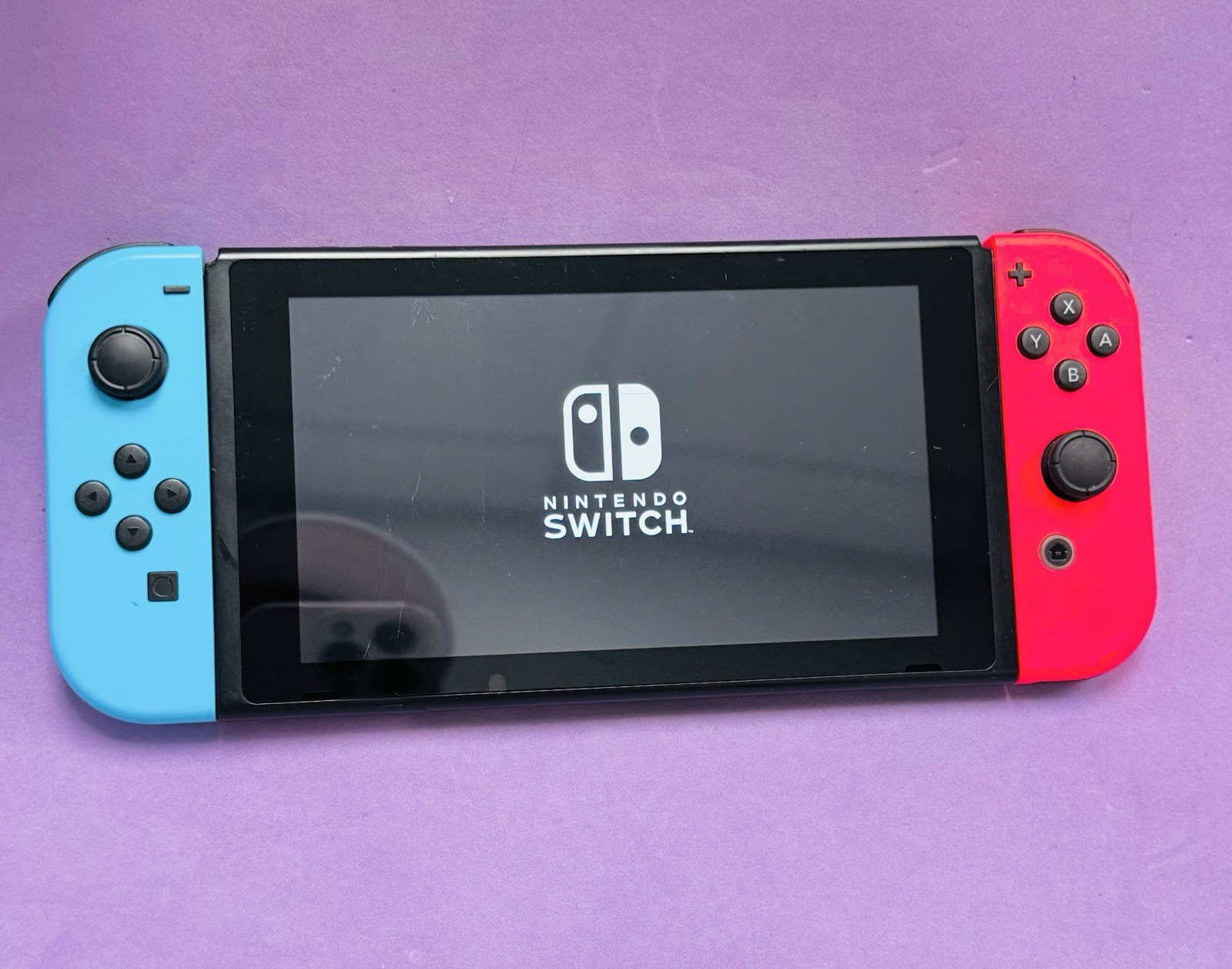 *AS/IS WORKING* Nintendo Switch HAC-001 Console w/Joy-Cons