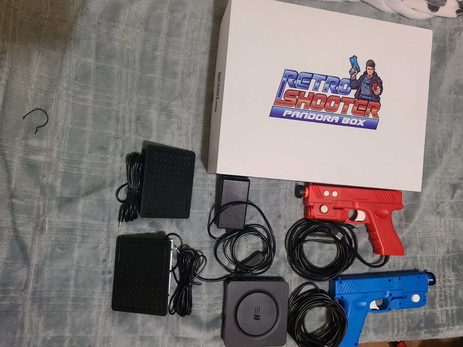 Retro Shooter Pandora Box Home Console USB Light Gun Set w/ Red & Blue Guns