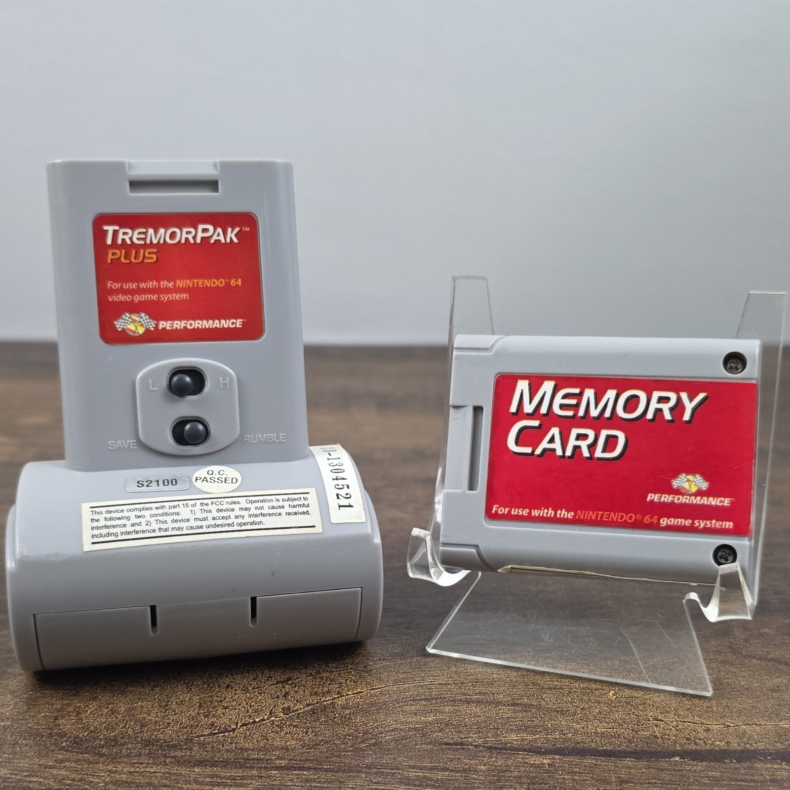 Performance TremorPak Plus Rumble + 1MB Memory Card for Nintendo 64 Gray