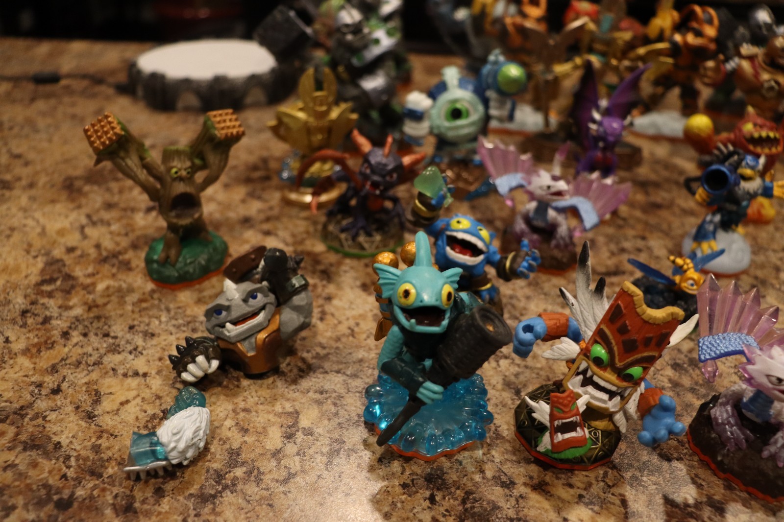 Skylanders Huge Lot 25+ Figures + Swap Force Portal Giants, Trap Team & More
