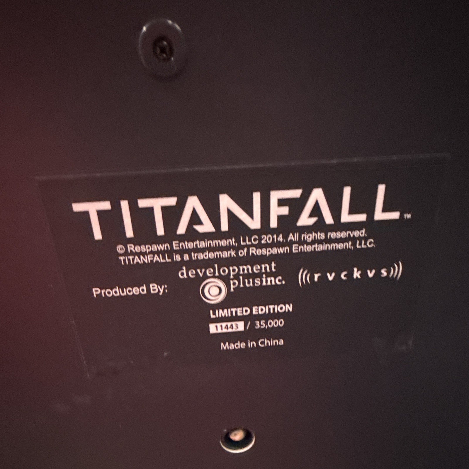 Titanfall 2 Collectible Mech Statue/Figure w/ Pilot & “TITANFALL 2” Bracelet