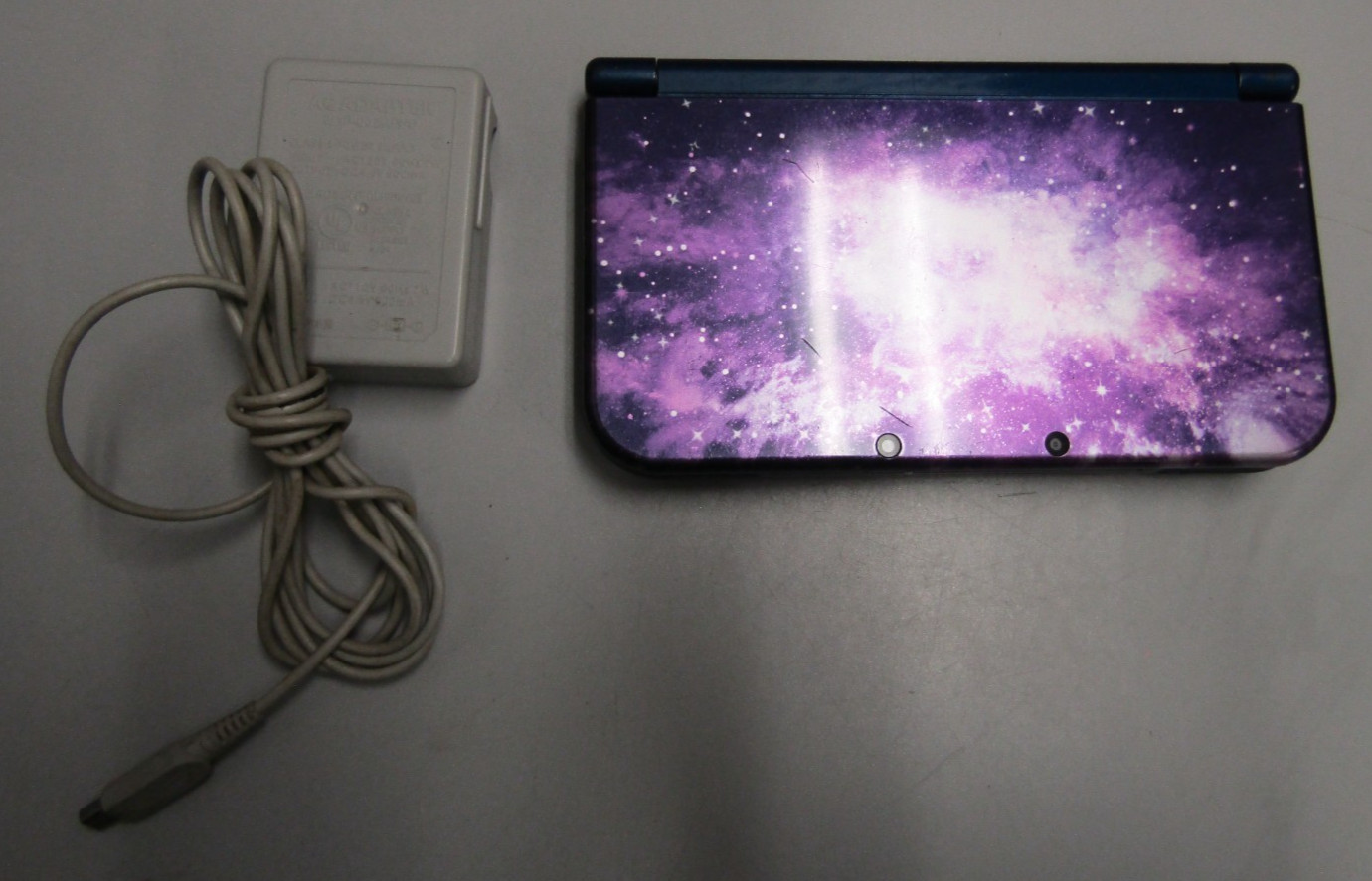 Nintendo 3DS XL Galaxy Purple Handheld Console RED-001 + charger ~ Tested Works