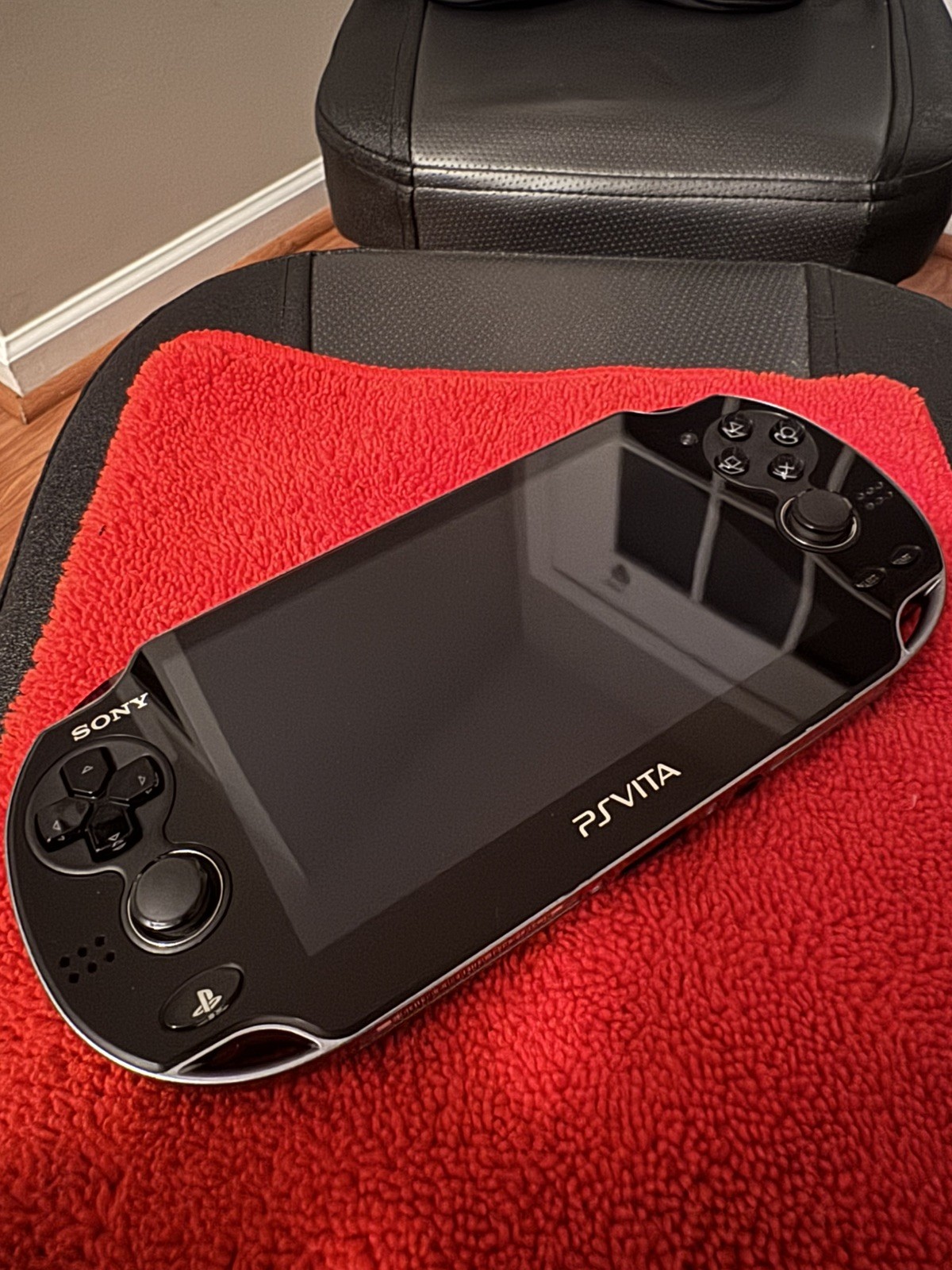 Excellent Condition Sony PS Vita 1000 PCH-1000 OLED 64GB SD Card CIB With Box