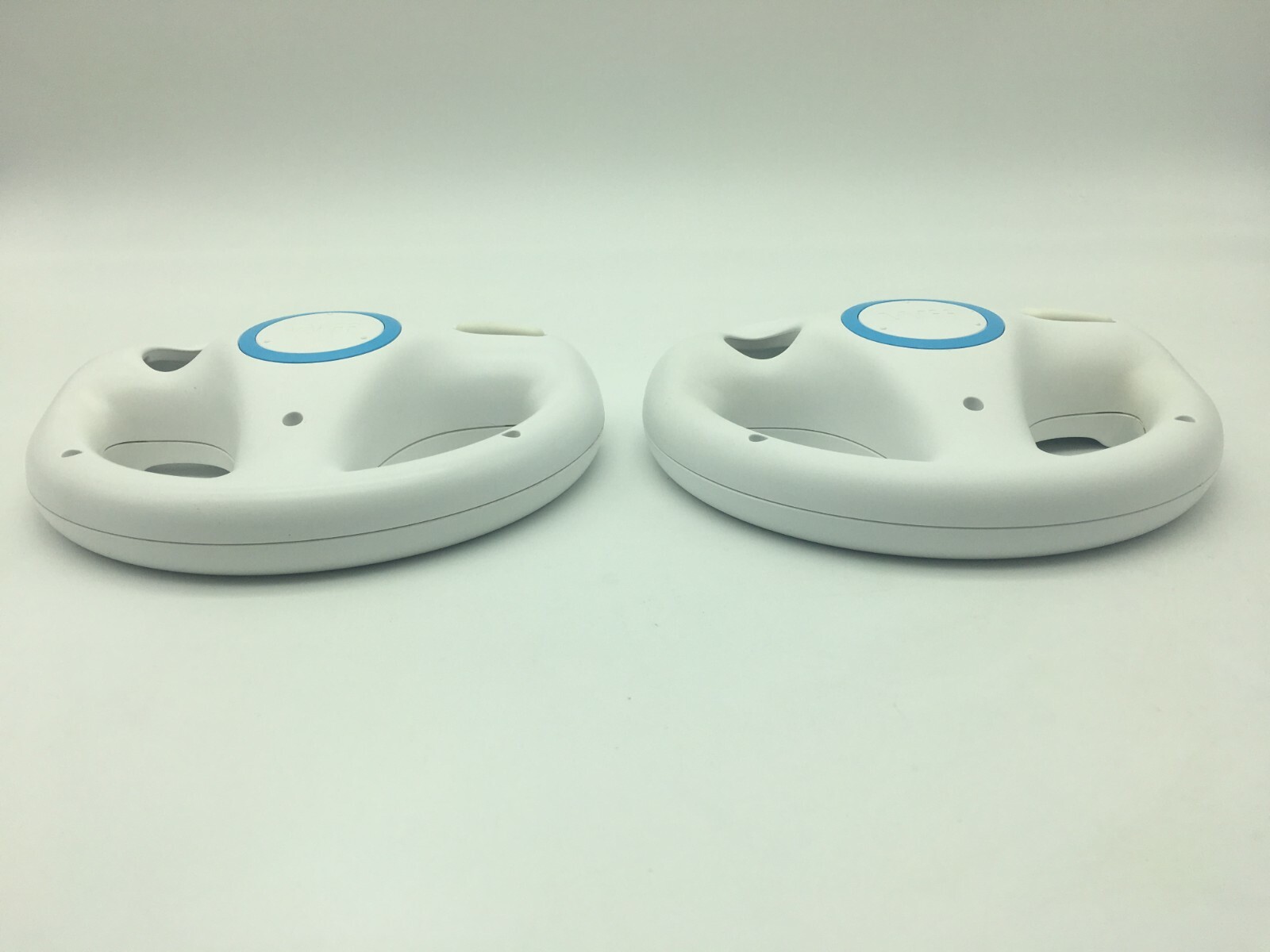 2 Nintendo Wii Racing Steering Wheel (RVL-024) – Official Mario Kart Accessory
