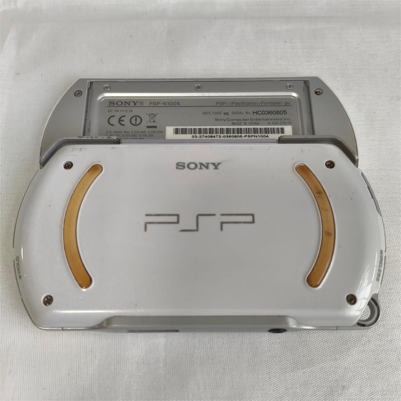 Sony PSP GO console White with Charger PSP-N1004 New screen with protect tested