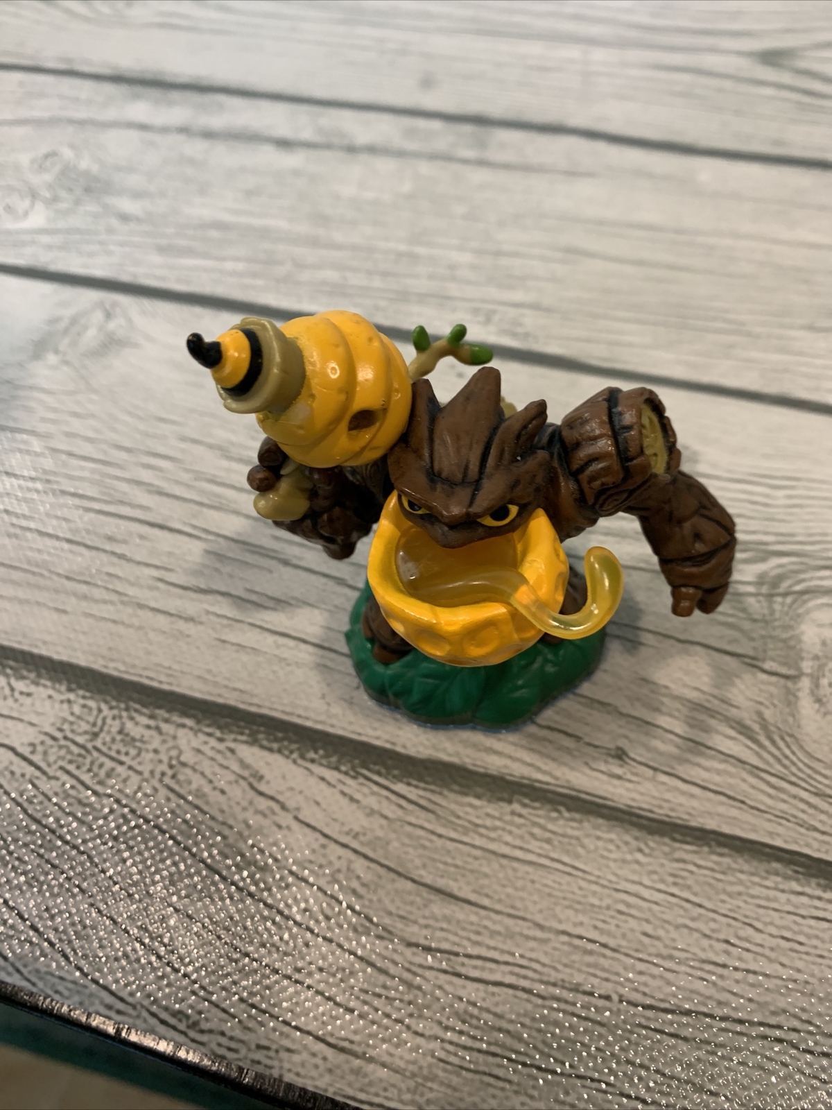 Bumble Blast Figure Activision Skylanders Swap Force #84786888 Blue Base Loose