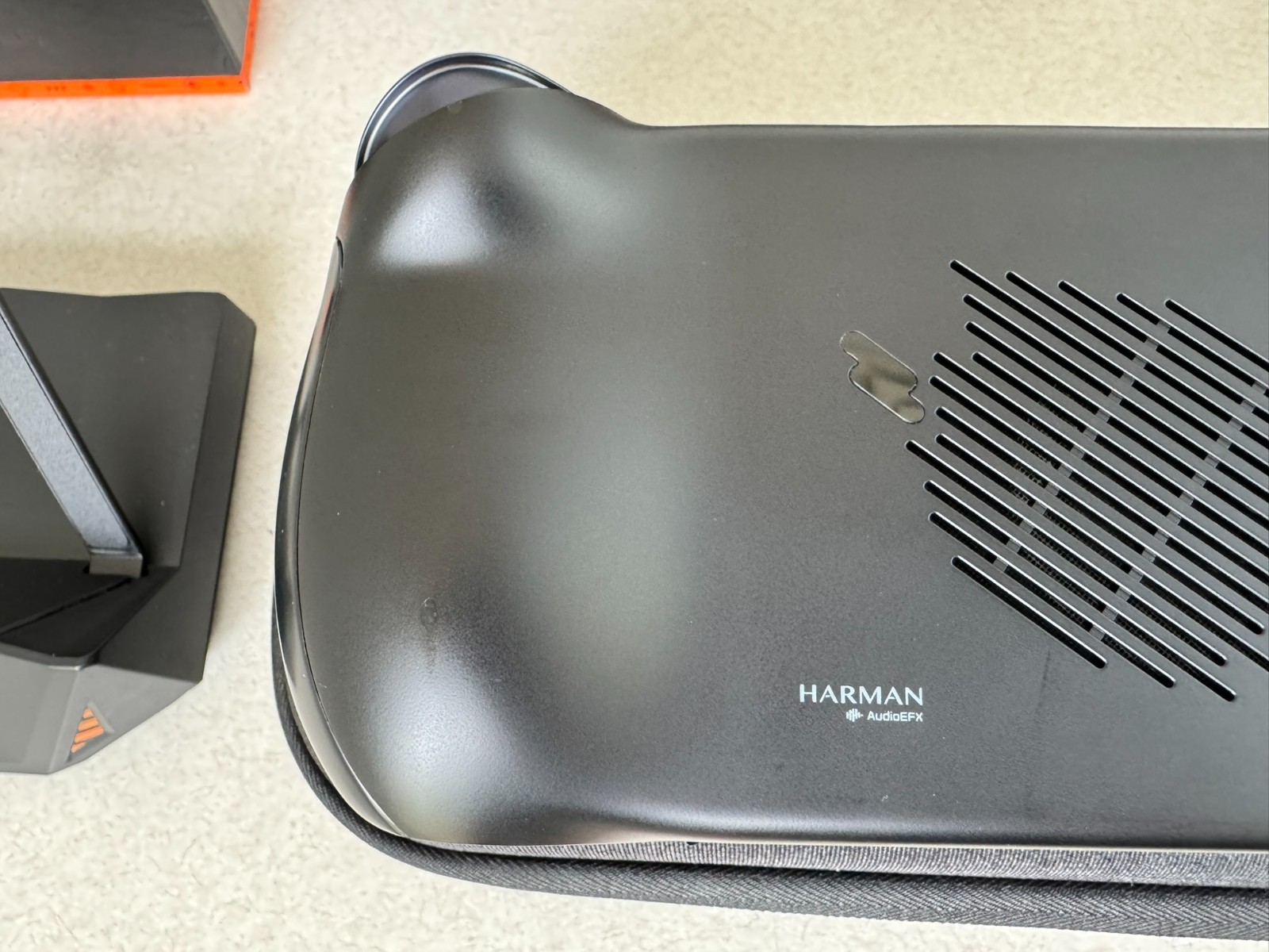 ONEXPLAYER F1 Pro HX 370 32GB 2TB OLED 144Hz + Dock, Case, Upgraded Batt *MINT*