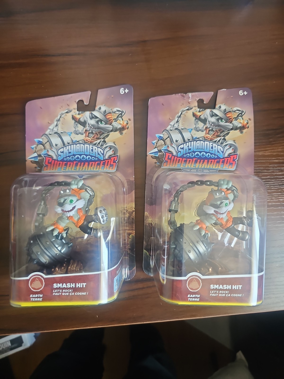 2x Skylanders SuperChargers Smash Hit Figures –1 New & 1 (Damaged Packaging)