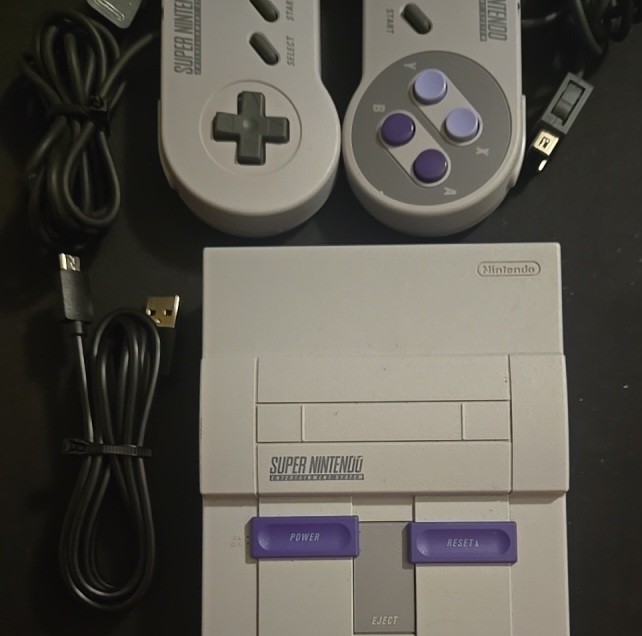 SNES CLV-201 Super Nintendo Entertainment System Classic Edition Mini Console