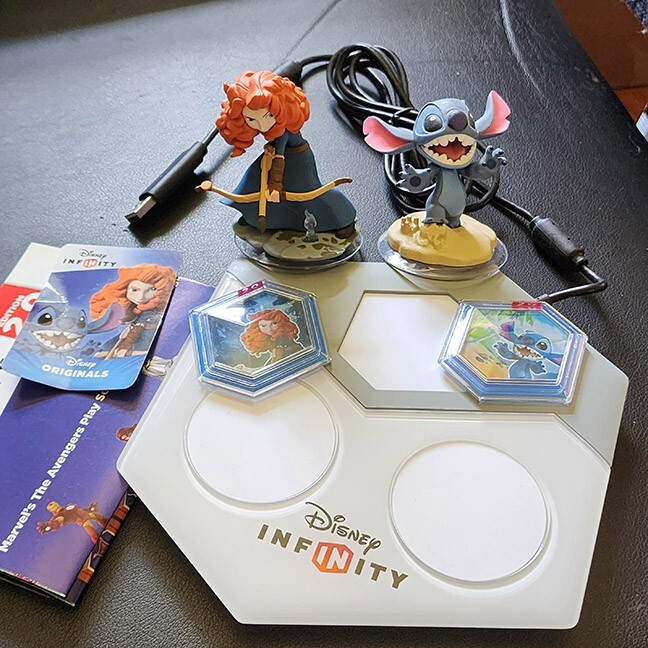 Disney Infinity Figure Base Portal Pad Plus 2 Figures Brave Merida Stitch