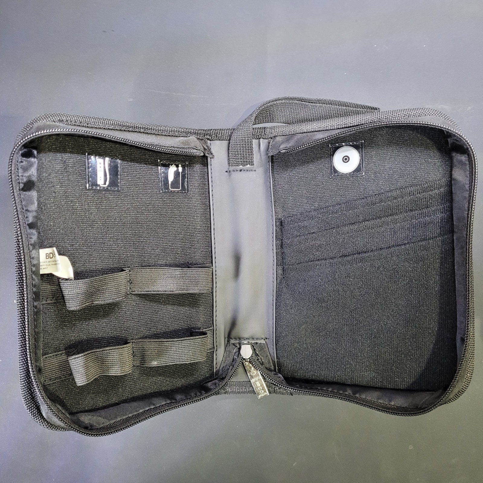 Black & Light Blue Nintendo Wii / Wii U Controller and Game Carrying Case
