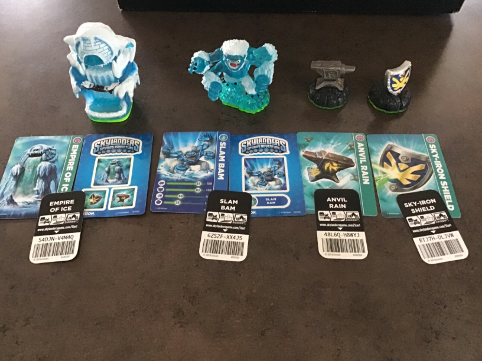Skylanders: Spyro’s Adventure: Empire Of Ice Bundle set of 4 with cards
