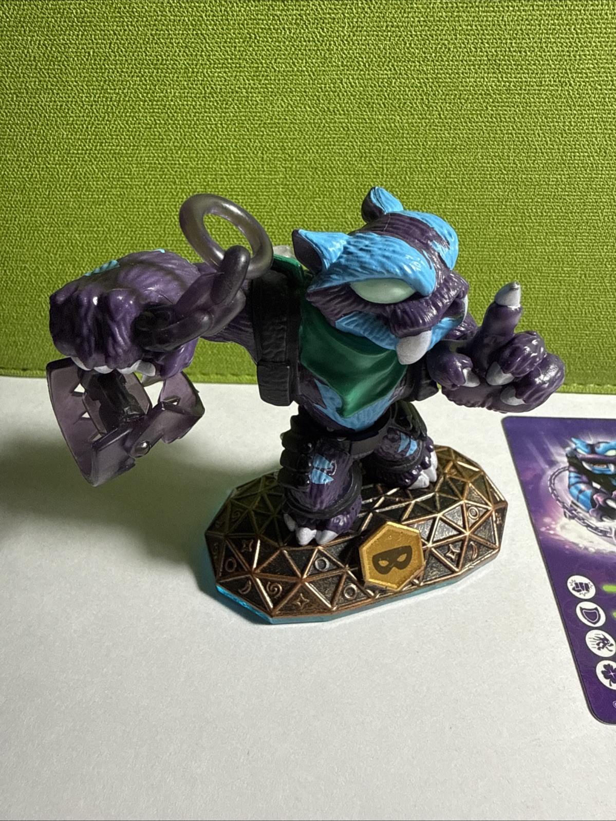 Skylanders Swap Force Trap Shadow Character Figure AND Card