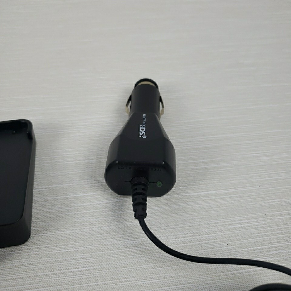 Nintendo 3DS Car Charging Cradle Docking Station Black CTR-007 4.6V 900mA